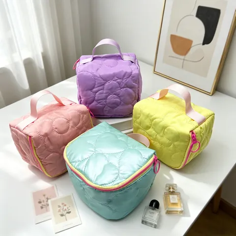 Bolsa de Cosméticos Coreana Acolchada Corazón Flor Portátil Organizador de Aseo de Viaje Estuche de Maquillaje Colores Macarrón Linda Bolsa de Almacenamiento Regalo Mujer