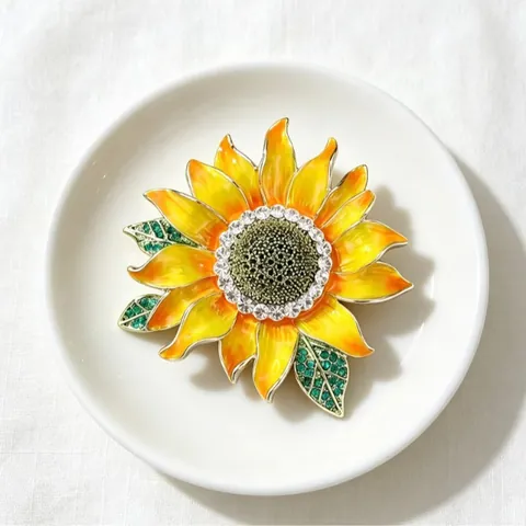 Vintage Elegant Alloy Green Enamel Butterfly Brooch For Women Rhinestone Inlaid Corsage Suit Decorative Pin For Party Banquet