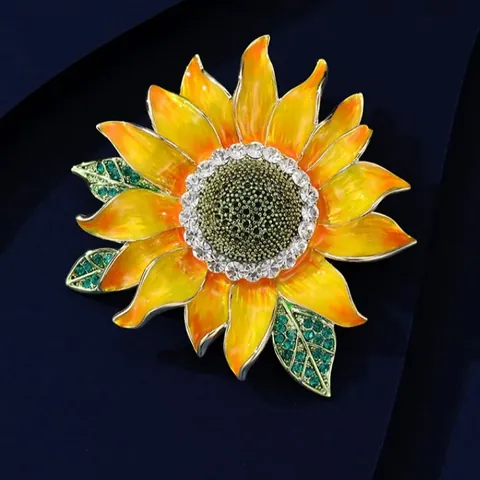Vintage Elegant Alloy Green Enamel Butterfly Brooch For Women Rhinestone Inlaid Corsage Suit Decorative Pin For Party Banquet