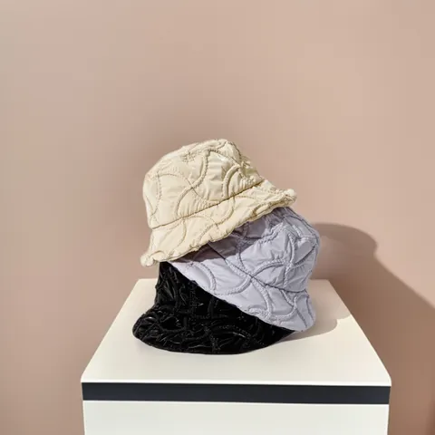 Quilted Bucket Hat Wave Pattern Glossy Polyester Warm Padded Fisherman Cap For Women Men Solid Color Autumn Winter