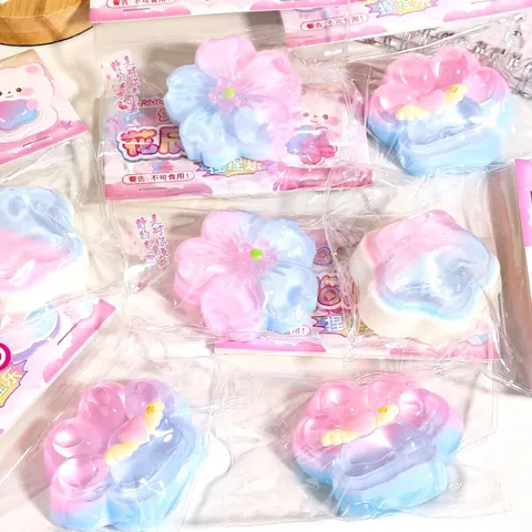 Jouet Squishy Fluide Cristallin Fleur de Cerisier Patte de Chat Anti-stress Jouet Sensoriel Doux à Remontée Lente