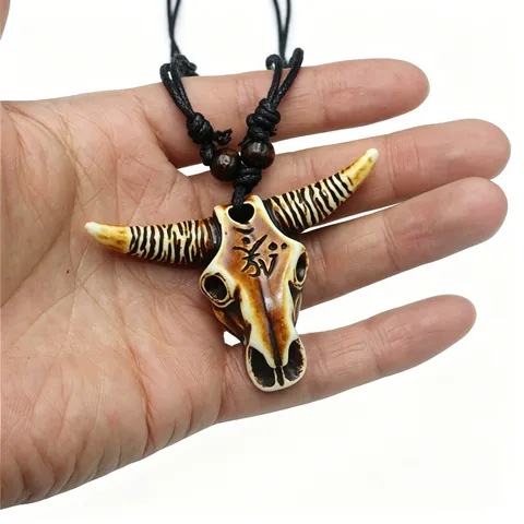 Collar con Colgante de Cráneo de Cabeza de Toro Tribal Hombre Resina Cuerda Trenzada Joyas de Halloween