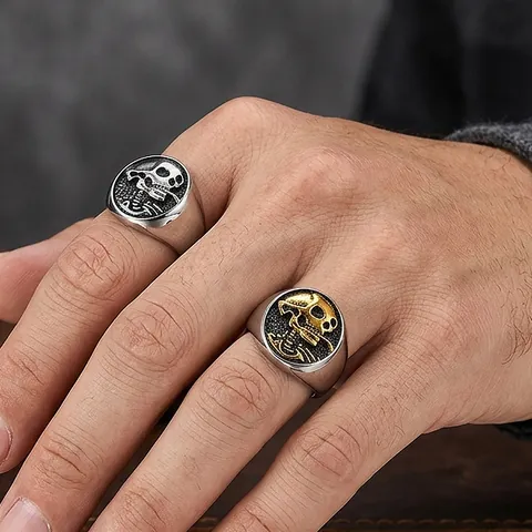 Men's Punk Titanium Steel Skull Signet Ring Retro Gothic Stainless Steel Skeleton Pipe Ring Two-Tone Gold Silver Biker Jewelry