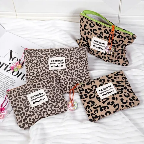 Luipaardprint Canvas Cosmetische Tas Draagbare Reis Make-up Tas Met Donut Bloem Bedeltjes Rits Tas