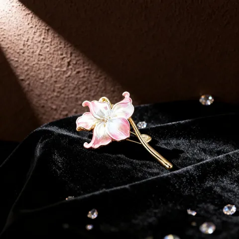 Vintage Enamel Water Lily Brooch For Women Elegant 3D Flower Pin Alloy Floral Lapel Accessory For Suits Cheongsam Jewelry