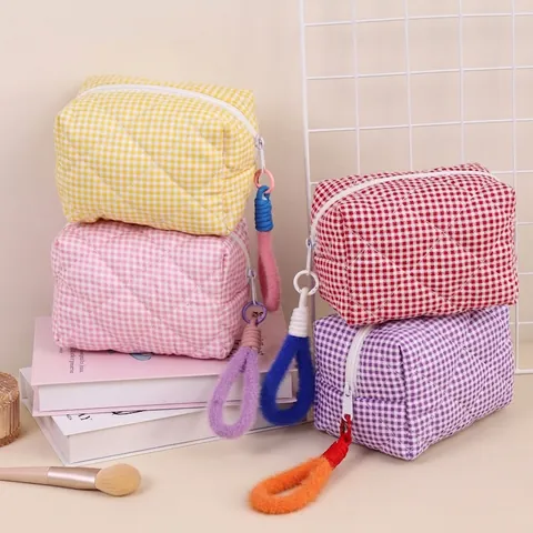 Quilted Gingham Cosmetic Bag Polyester Checkered Makeup Organizer Portable Travel Storage Pouch With Plush Loop Handle