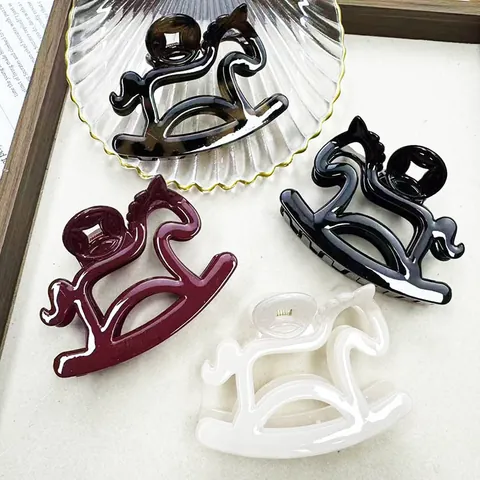 Pince à Cheveux Vintage Forme de Cheval Ajourée Avec Détail de Pièce en Plastique Acrylique Accessoires Cheveux Femme