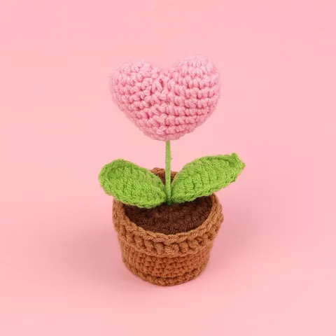 Hand Knitted Heart Potted Plant Crochet Yarn Mini Desktop Ornament Colorful Home Office Decoration Aesthetic Gift Cozy