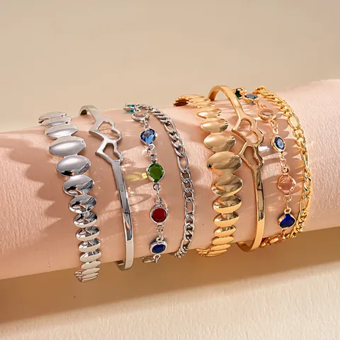 Collezione di Bracciali Rigidi Aperti a Cuore in Metallo e Resina Stile Occidentale per Donna Gioielli da Mano di Moda di Nicchia Placcati Oro Argento