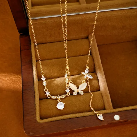 18K Gold Plated Zirconia Round Butterfly Pendant Necklace For Women Light Luxury Dainty Daily Wear Jewelry Necklace Gift