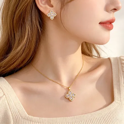 Collar Y Pendientes De Trébol De Cuatro Hojas Circón Diamantes De Imitación Cobre Chapado En Oro Con Poste De Plata