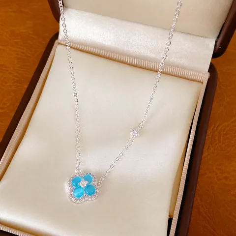 Elegant Zirconia Resin Lucky Clover Flower Pendant Necklace Copper Silver Plated Four Leaf Flower Choker Jewelry For Women