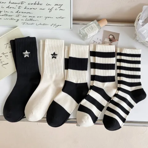 Women Cotton Striped Crew Socks Ins Style Star Letter Embroidery Mid-Tube Socks Black White Sport Casual 200N Cotton Socks