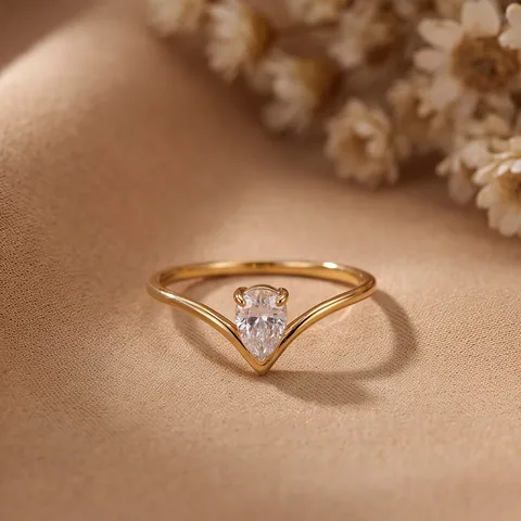 Anillo Chevron En Forma De V Para Mujer Acero De Titanio Chapado En Oro De 18K Circonita Corte Pera Diseño Gota De Agua