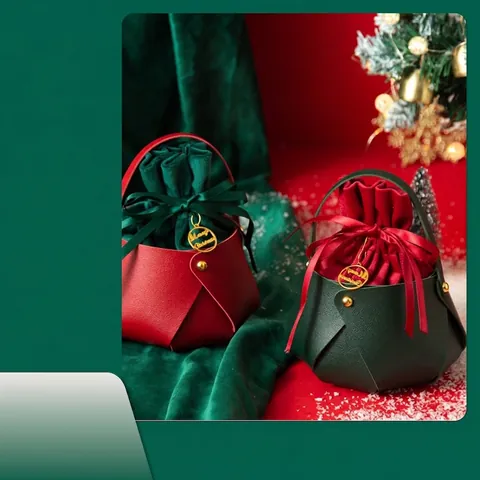 Kerst Cadeauzakje PU Leer En Fluweel Trekkoord Snoep Verpakking Mand Draagbare Handtas Met Metalen Label Decoratie
