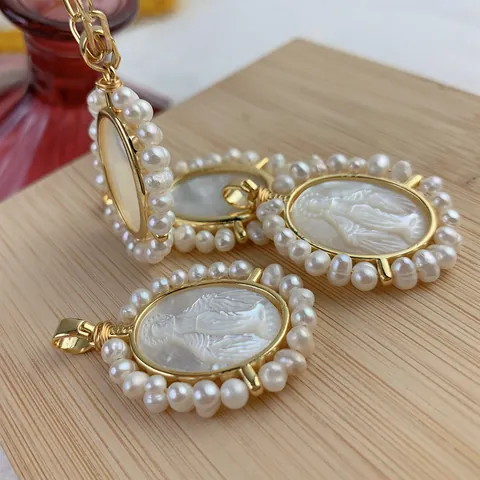 Retro Virgin Mary Relief Pendant Necklace Accessory With Freshwater Pearl White Mother Of Pearl 18K Gold Plated Copper For Women Religious Jewelry