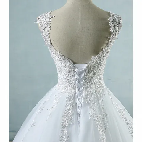 Robe de Mariée Blanche Style Français Col en V Sans Manches Dos Nu Lacet Tulle Bouffant Brodée Robe de Mariée pour Mariage Fête Photographie