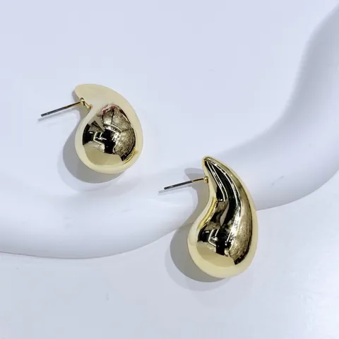 Western Fashion Copper C-Shaped Teardrop Stud Earrings For Women Minimalist Mirror Electroplated High Shine Glossy Earrings