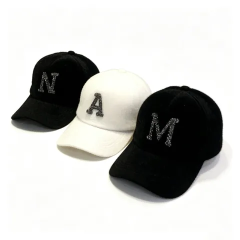 Cappellino da Baseball in Caldo Mohair per Donna Bambini Alfabeto in Strass Ricamato Berretto Invernale Regolabile Tesa Curva