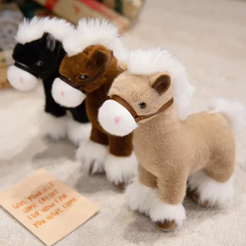 Simulación Caballo de Guerra Ruso Juguete de Peluche Realista Pony de Peluche Muñeca Para Decoración de Hogar Regalo de Navidad Cumpleaños Niños Mujeres