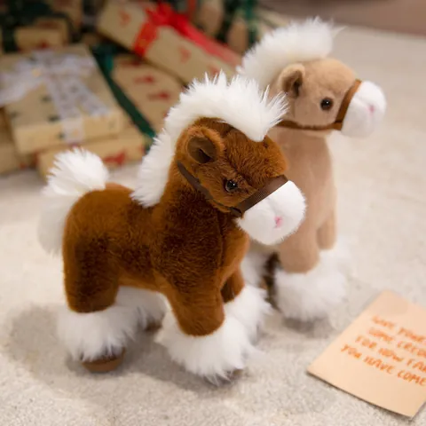 Simulación Caballo de Guerra Ruso Juguete de Peluche Realista Pony de Peluche Muñeca Para Decoración de Hogar Regalo de Navidad Cumpleaños Niños Mujeres