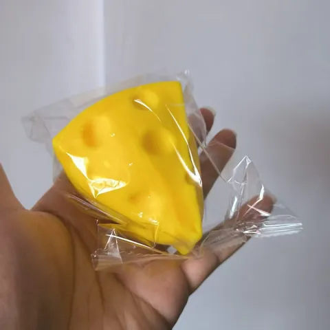 Realistische Driehoek Käse Squishy Langsam Steigend Stressabbau Spielzeug Kreative Gelbe Käseform Dekompressionsspielzeug