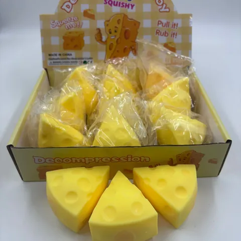 Dreieckiger Käse Squishy Spielzeug TPR Langsamer Rückprall Simuliertes Essen Dekompressionsspielzeug Für Kinder Erwachsene Stressabbau Geschenk