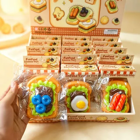 Jouet Squishy Pain Toast Simulation TPR Rebond Lent Jouet Anti-Stress Décoration de Bureau Cadeau pour Adultes Enfants