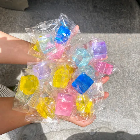 Giocattolo Squishy a Cubetto di Ghiaccio Colore Macaron Antistress Cubo Trasparente Riempito di Maltosio Per Bambini Adulti Ufficio