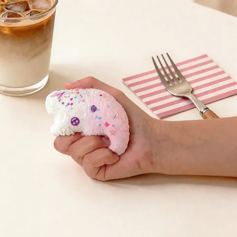 Juguete Squishy de Pastel Rosa Hecho a Mano de Silicona de Grado Alimenticio Colgante de Descompresión Dulce Postre Herramienta Anti-Estrés