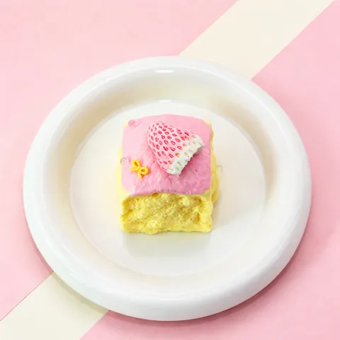 Jouet Anti-stress Squishy en Silicone Gâteau aux Fraises Rose Simulation Nourriture Rebond Lent Jouet Fidget pour Adultes Enfants Décor de Bureau