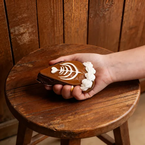 Simulation Gâteau au Café Triangulaire Jouet à Presser en Silicone Décompression Soulagement du Stress Jouet Alimentaire Fait à la Main pour Adultes Bureau