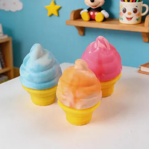 Gradient Eiscremetüte Squishy Stressabbau Spielzeug TPR Slow Rebound Simulation Lebensmittel Squishy Für Schüler Alltag Büro