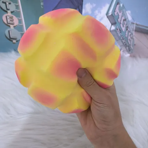 Realistic Pineapple Bun Slow Rebound Squishy Toy Soft PU Foam Simulation Food Model Stress Relief Decor For Adults Kids