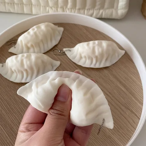 Realistic Simulation Dumpling Squishy Toy Soft TPR Stress Relief Fidget Toy Creative Food Play Hanging Ornament For Daily Use