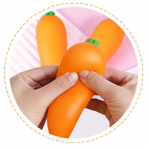 Giocattolo Squishy a Forma di Carota Simulazione TPR Morbida Verdura Palla di Farina Giocattolo di Decompressione per Adulti Bambini Regalo