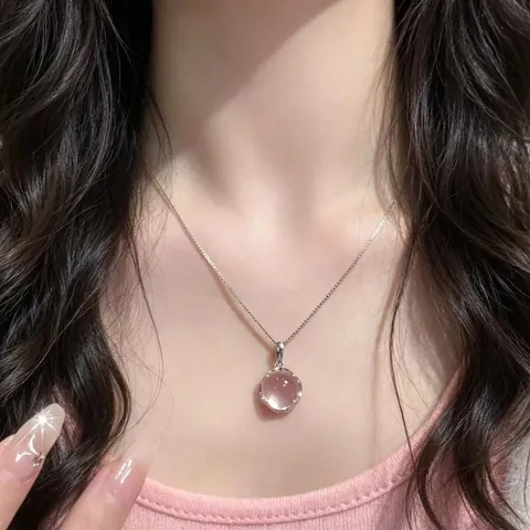Collier Pendentif Calcédoine Ronde Minimaliste pour Femmes Chaîne de Clavicule en Alliage de Zinc Accessoire de Bijoux de Mode pour l'Été Quotidien