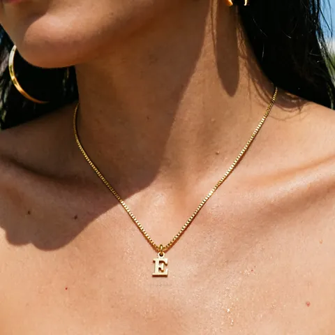 Minimalist 18K Gold Plated Titanium Steel Initial Necklace For Women Men Capital Letter Pendant Box Chain Fashion Jewelry Gift