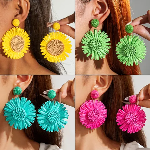 Bohemian Hand-woven Raffia Flower Drop Earrings Summer Beach Vacation Fashion Large Statement Floral Shell Jewelry For Women Gift
