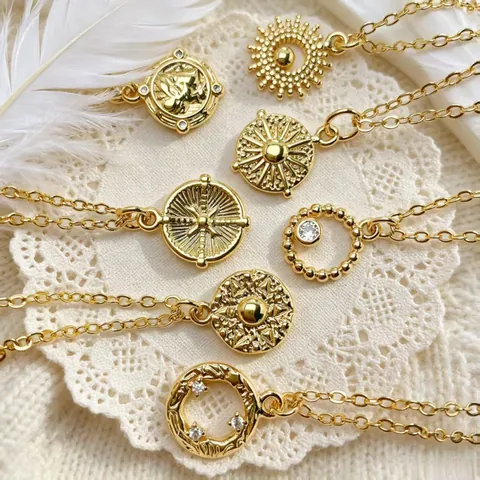 Vintage Copper Plated Sun Star Compass Portrait Coin Pendant Necklace For Women Zirconia Inlaid Fashion Commuting Jewelry