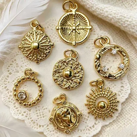 Vintage Copper Plated Sun Star Compass Portrait Coin Pendant Necklace For Women Zirconia Inlaid Fashion Commuting Jewelry