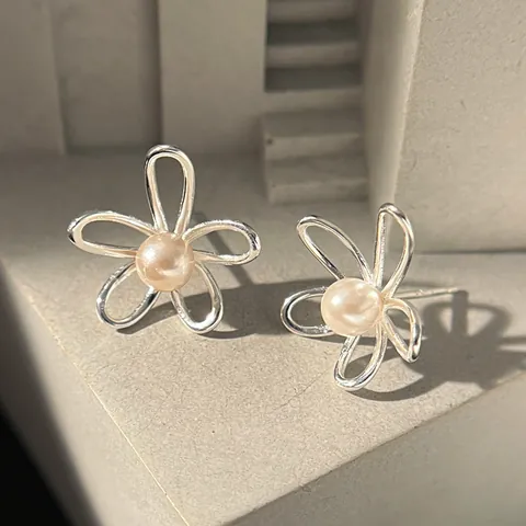 925 Sterling Silver Irregular Flower Artificial Pearl Stud Earrings Sweet Fresh Minimalist Floral Earrings For Women Fashion Jewelry