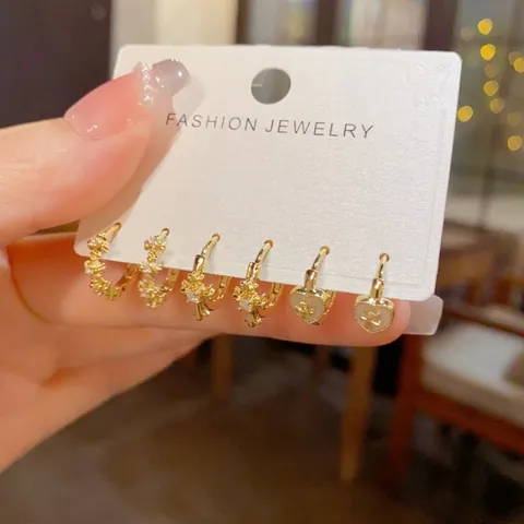 Boucles d'Oreilles Créoles en Cuivre Ensemble pour Femmes Style Coréen Plaqué Or Argent Strass Perle Artificielle Géométrique Cœur Papillon Bijoux Cadeau