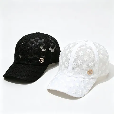 Dames Bloemen Kant Honkbalpet Met Strass Letter Metalen Logo Elegant Ademend Zonnehoed Voor Reizen Dagelijks Casual