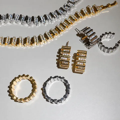 Joyas Vinculadas Geométricas de Circonia Chapadas en Oro de 18K para Mujer Pulsera Pendientes Anillo de Cobre Circonia Accesorios de Moda Lujo Ligero