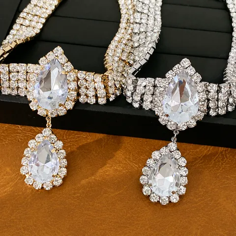 Luxury Iron Rhinestone Water Drop Pendant Necklace For Women Exaggerated European Style Choker Statement Jewelry Party Accessory Gold Silver