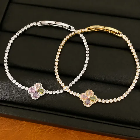 Elegante Koperen Zirkonia Klaver Bloem Gesp Armband Voor Dames Kleurrijke Zirkonia Tennisketting Armring Niche Sieraden