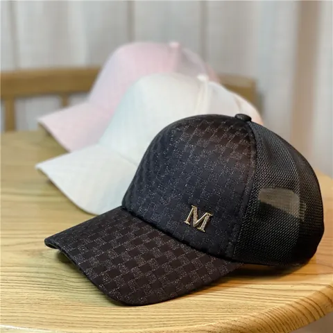 Gorra de Béisbol de Malla para Mujer Estilo Coreano Sombrero de Sol Transpirable Con Estampado de Cuadros y Logo M de Metal Con Strass Ajustable para el Verano