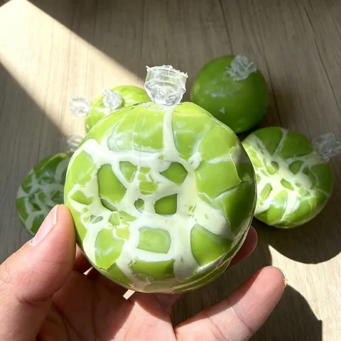 Handmade Muscat Grape Squishy Stress Relief Toy Wax Skin Texture Bursting Sound Squeeze Ball Sensory Decompression Toy For Teens Adults