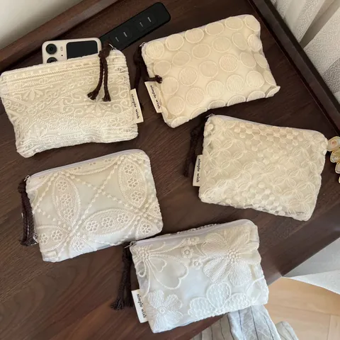 Porte-monnaie en Toile Broderie Vintage Français Trousse à Maquillage Jacquard Dentelle Florale Petite Pochette Carrée Artistique